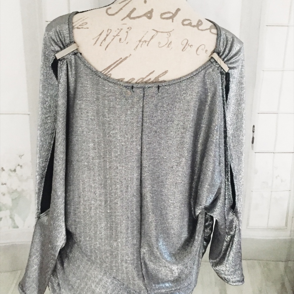 Paper Plane Silver Cold Shoulder Top NWT Women's - Picture 4 of 4